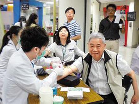 方便就醫(yī)減輕看病負擔(dān)要更見實效
