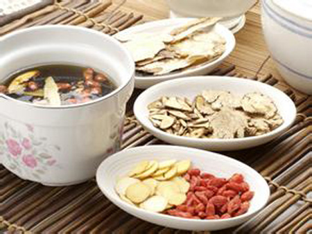 發(fā)揮優(yōu)勢 推動(dòng)中醫(yī)藥走向世界