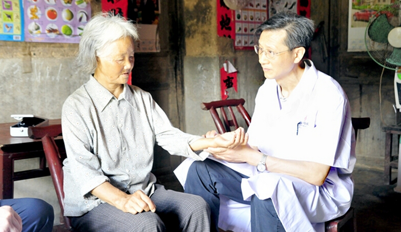 湖北省中醫(yī)院深入十堰市竹山縣寶豐鎮(zhèn)開展精準扶貧結(jié)對幫扶工作